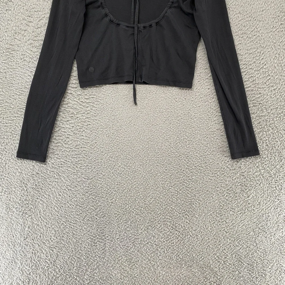Lululemon Crop Long‎ Sleeve Shirt Womens 10 Medium Black Open Back Yoga Workout